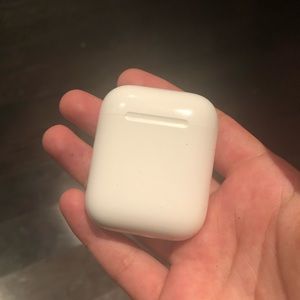 Apple AirPods Charging Case